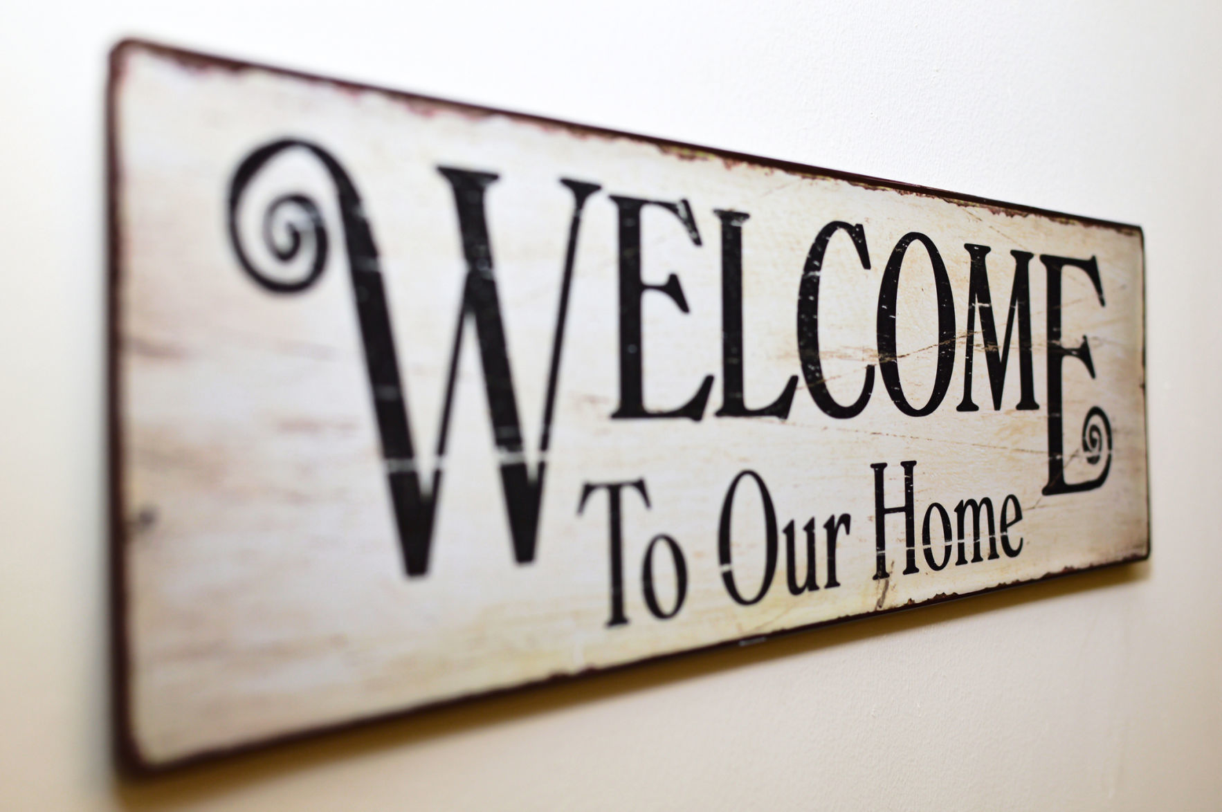 Visiting family for the holidays? This etiquette expert has tips.